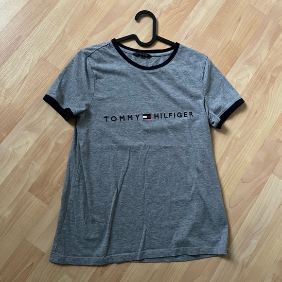 Tommy Hilfiger x Size Small - Picture 1 of 2